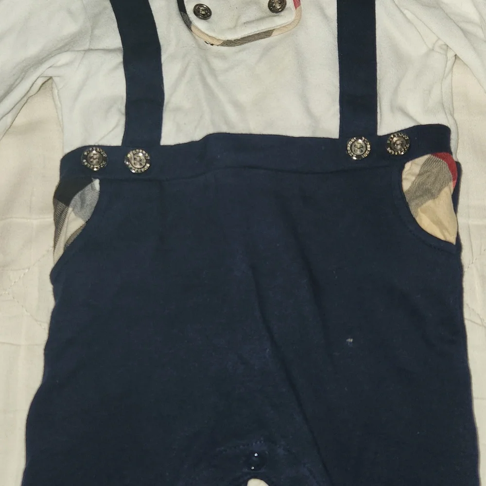 Authentic Burberry coverall outfit - Picture 2 of 9